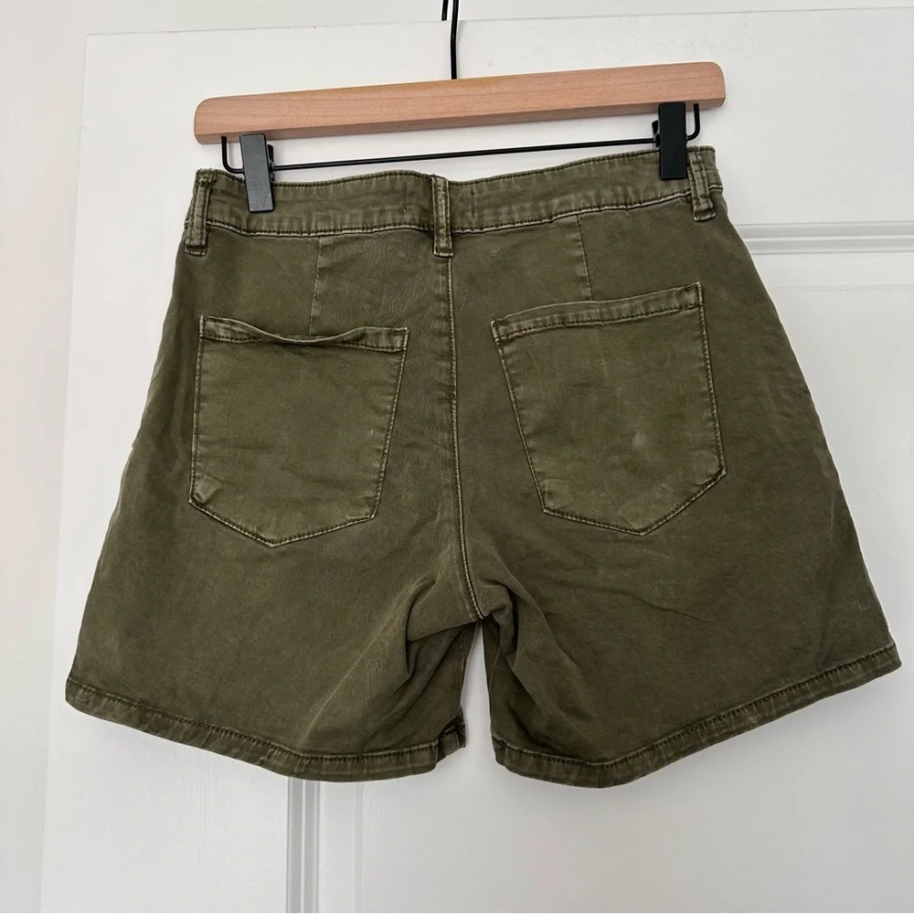 Kut from the Kloth (0) Olive Green Utility Cargo Shorts - 5” Inseam - Picture 6 of 8